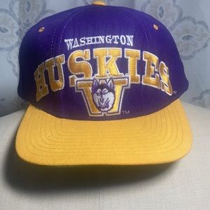 Vintage Washington Huskies 100% Wool Starter SnapBack